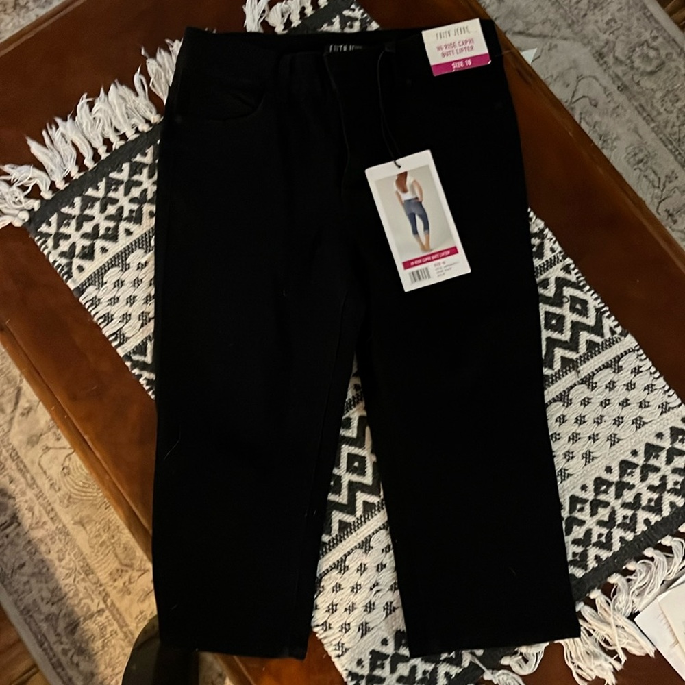 Faith jeans, high-rise Capri size 10